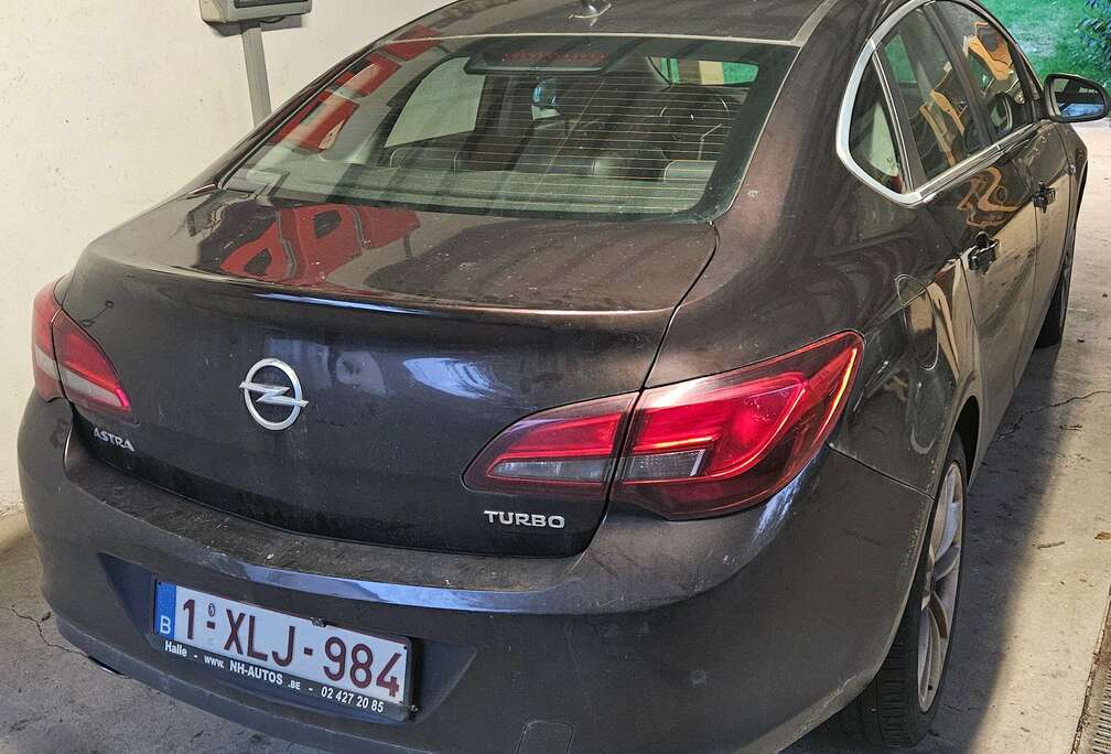 Opel Astra 1.4 Turbo Cosmo