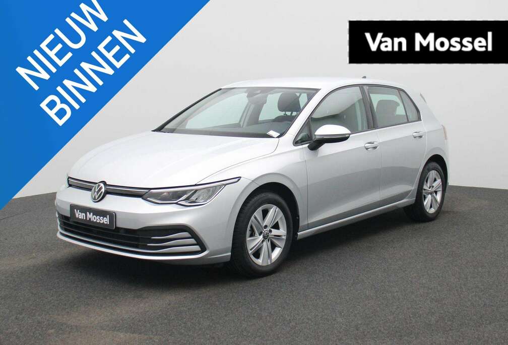 Volkswagen VIII 1.0 eTSI 81kW Life DSG NAVI  AD. CC  ECC