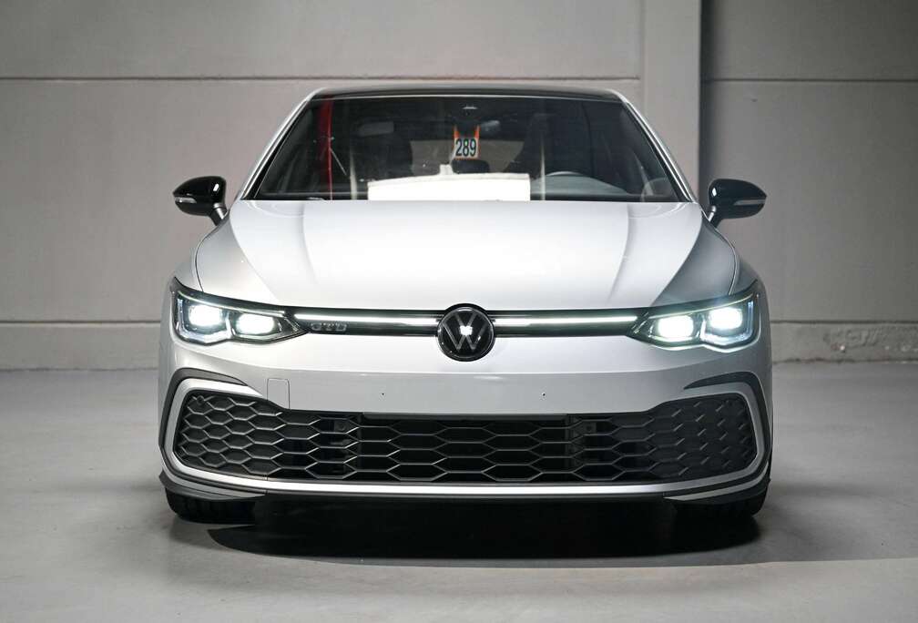 Volkswagen Golf TDi DSG 7/ T.O PANO /CAM / LED / ATT REM