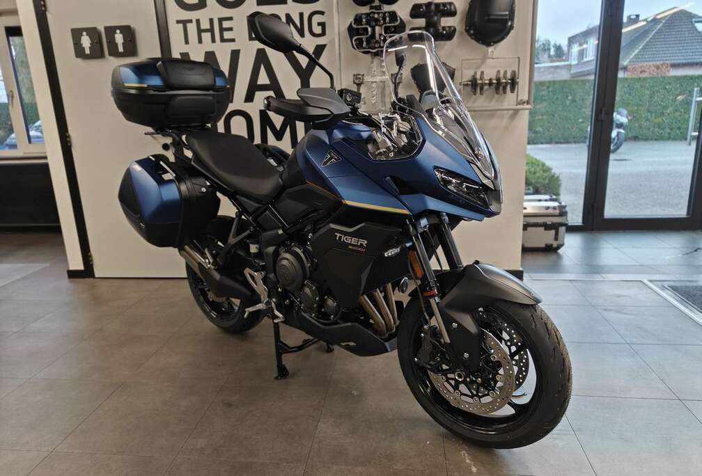 Triumph 800 Tour