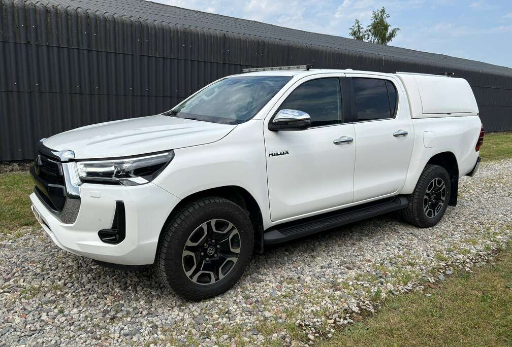 Toyota 2.4 D-4D 4WD  * GPS+CAMERA * 28500 EUR + TVA