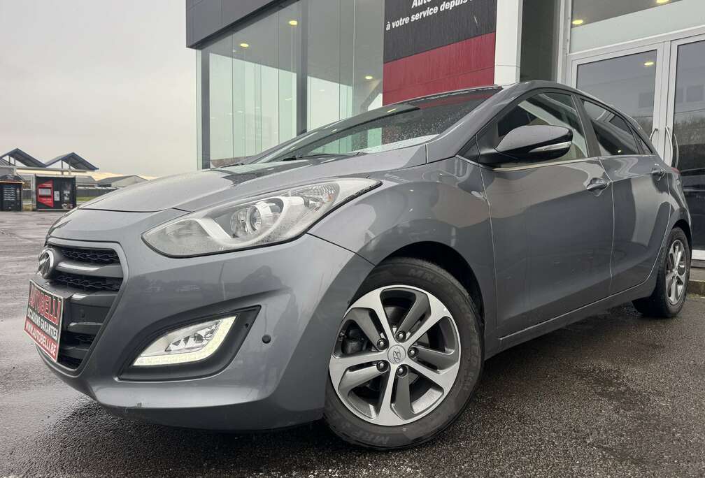 Hyundai i30 1.6 GDi**BLACKLINE**BOITE AUTO**CAMERA**GPS