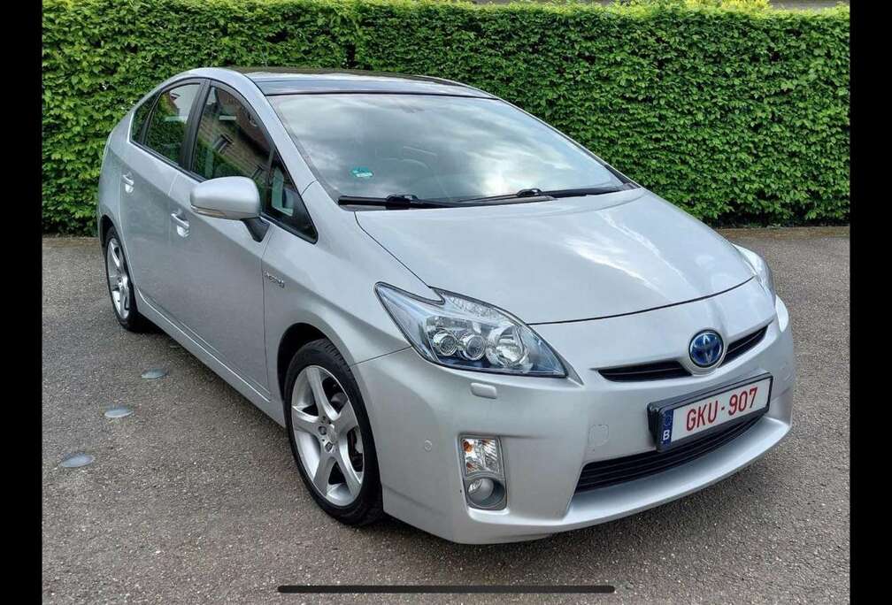 Toyota (Hybrid)