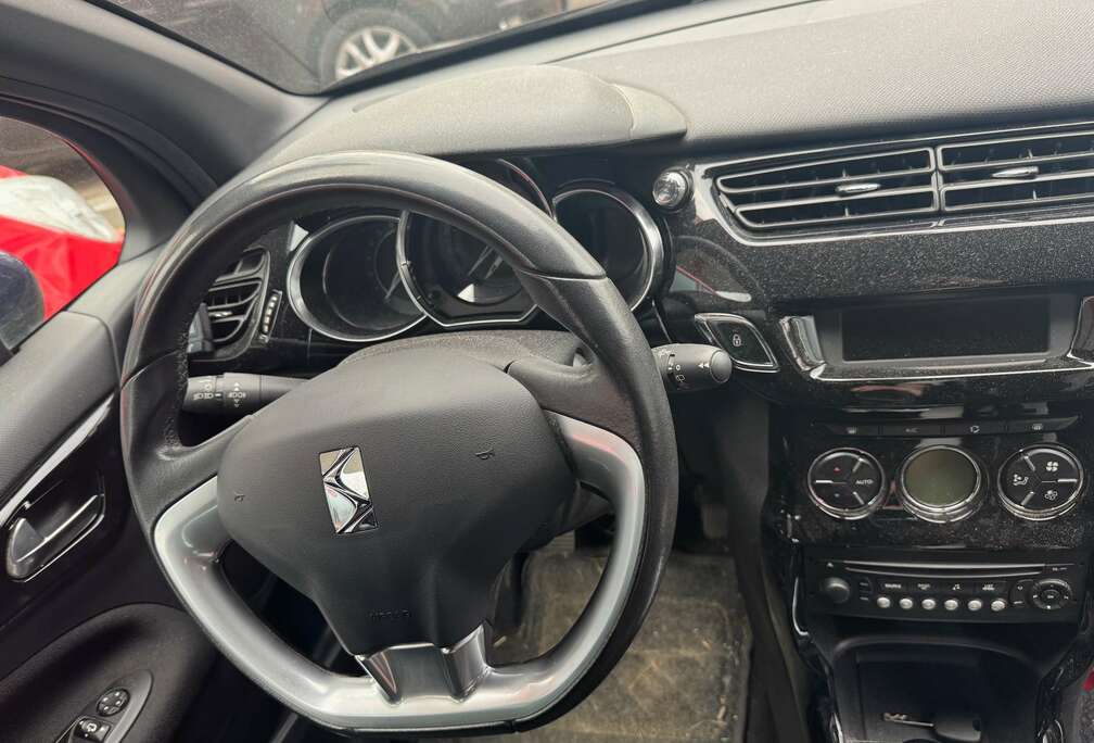 Citroen DS3 Pure Tech VTi 82 Opera Blue