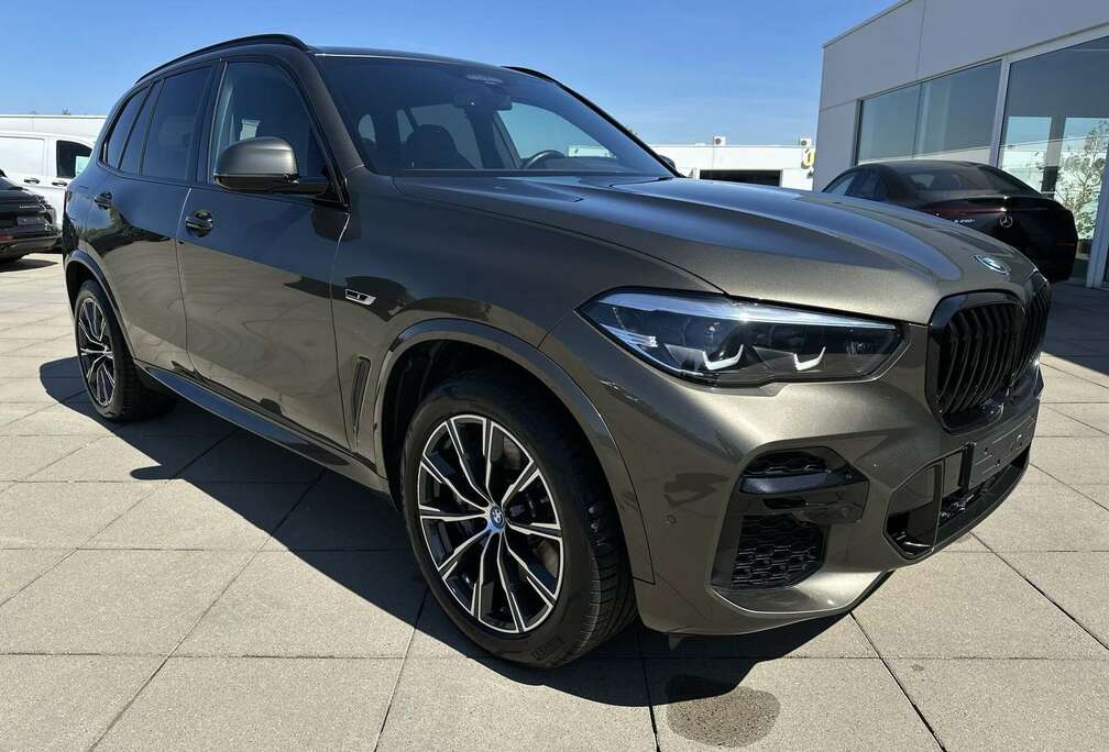 BMW Plug-in PHEV 3.0AS xDrive45e M- pakket