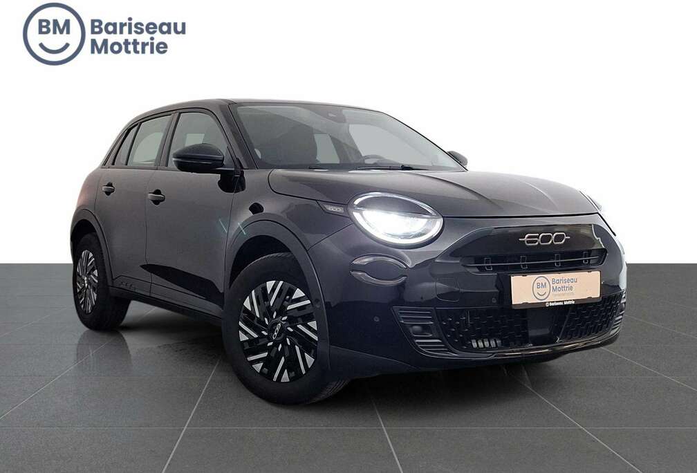 Fiat HYBRID AUTOMAAT *CARPLAY*DAB*CAMERA*SENSOREN*KLIMA