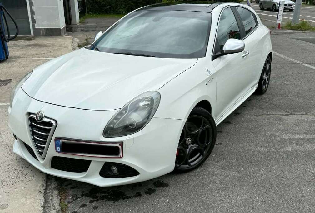 Alfa Romeo 1750 TBI 235 ch Quadrifoglio Verde