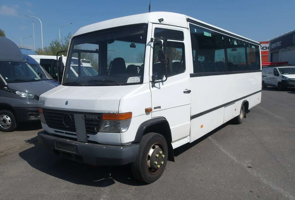 Mercedes-Benz 813 (Stock ID 587)