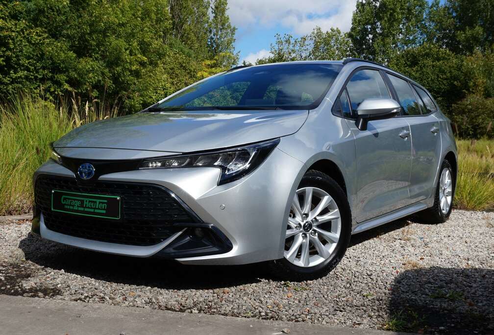 Toyota TS 1.8 Hybrid Premium e-CVT GPF