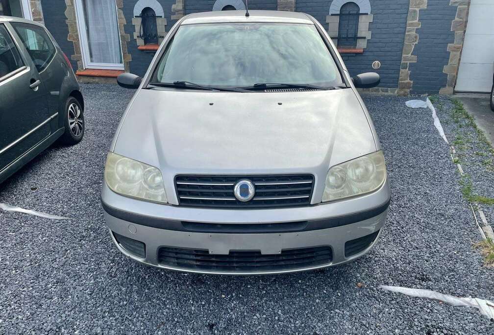 Fiat 1.2i Essence 2005