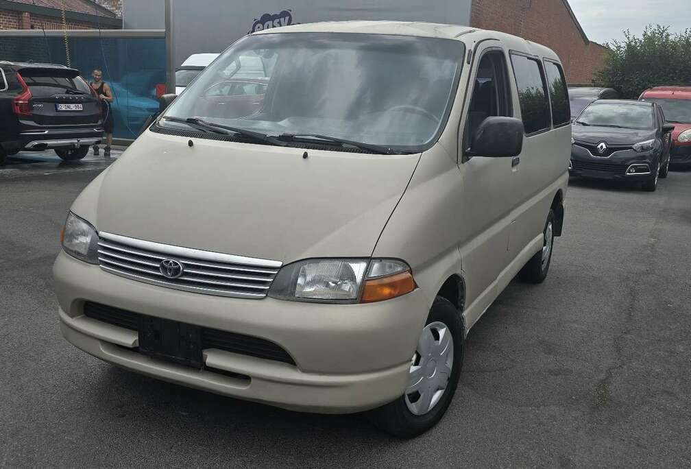 Toyota 2.5 diesel automatic 9 plaats