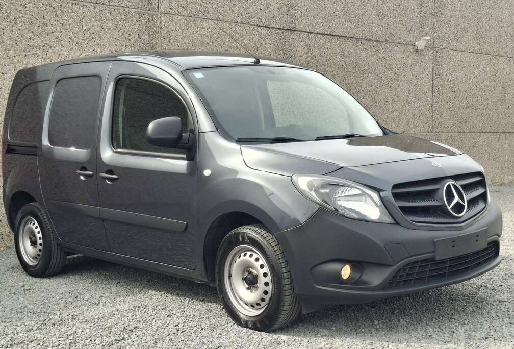Mercedes-Benz 109