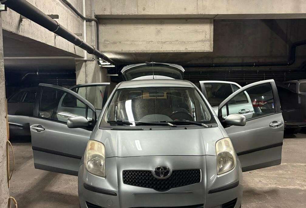 Toyota 1.3i VVT-i 16v Luna