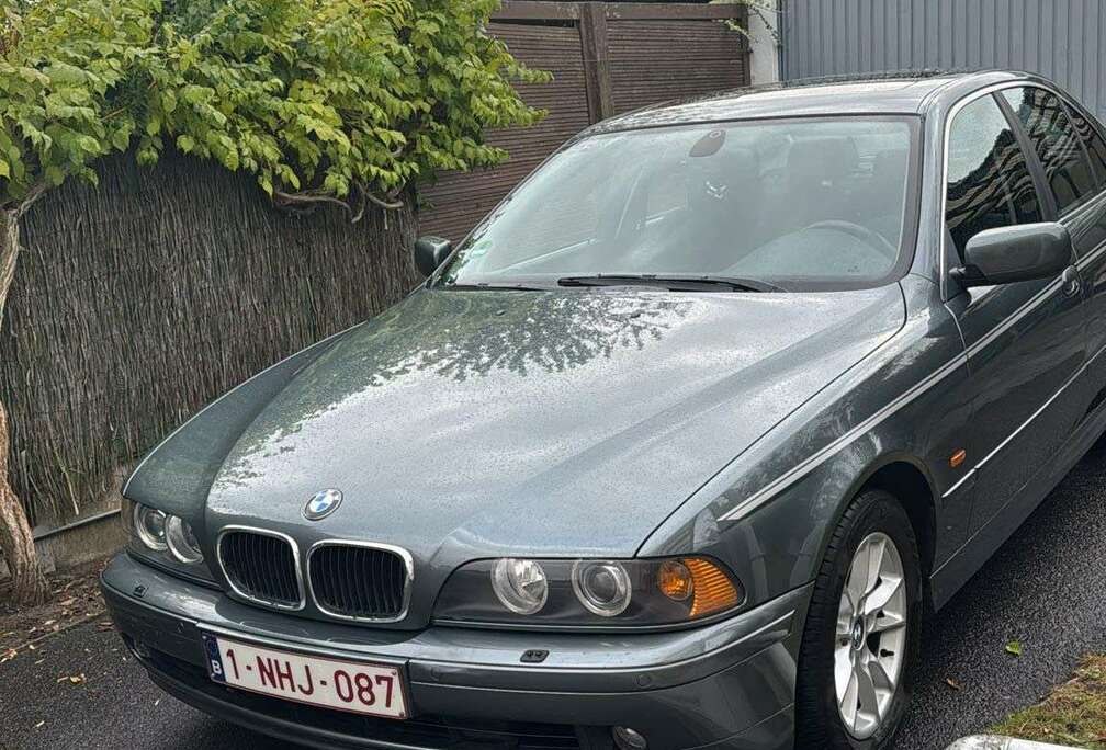 BMW 520iA