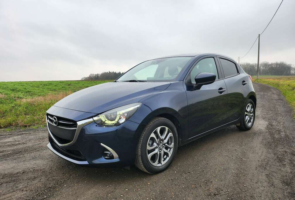 Mazda Leder/alcantara, LED, camera, Navi, DAB,keyless...