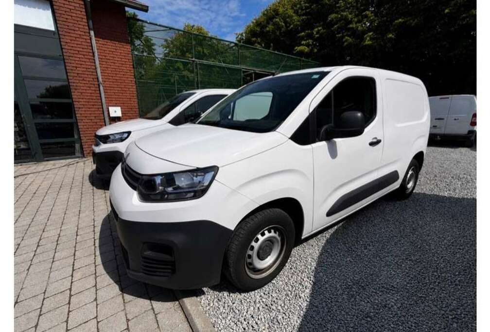 Citroen 1.5 BlueHDi M Light Club S/S (6.2)