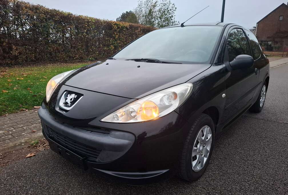 Peugeot 1.1i X-Line