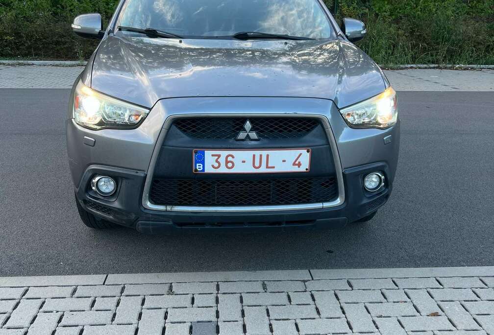 Mitsubishi 1.8 Di-D 2WD Intense