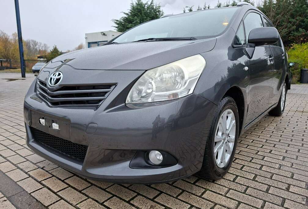 Toyota Corolla Verso 2.2 D-4D  7 PL.  Navi Camera
