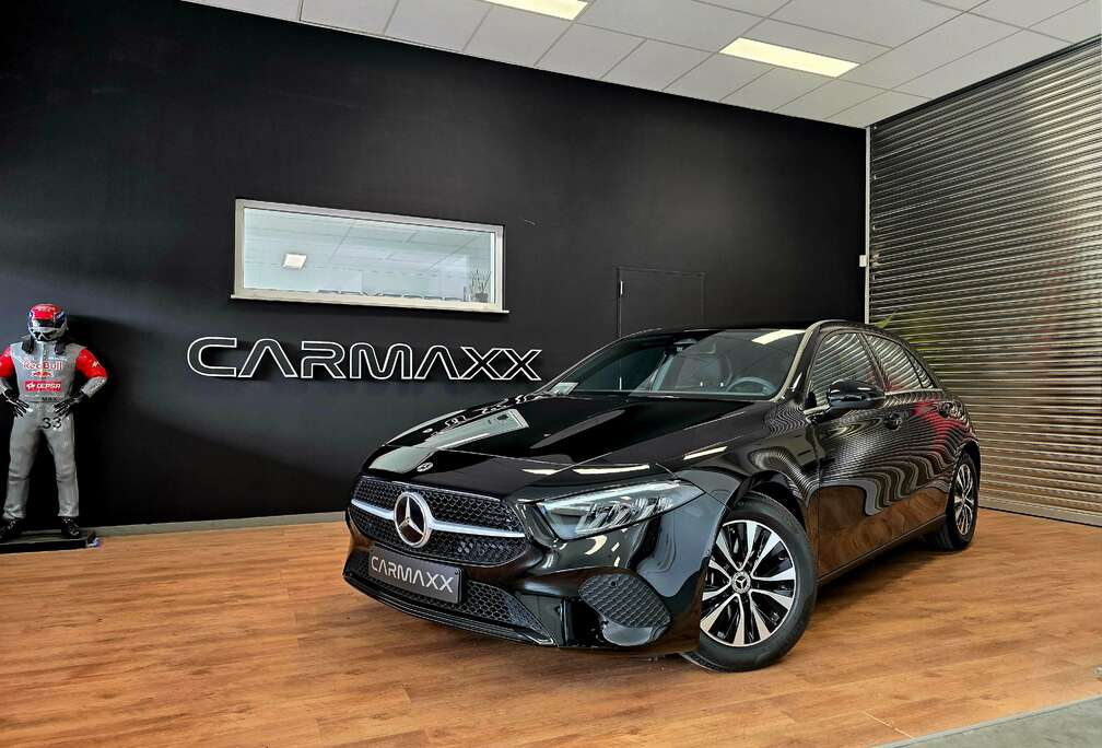 Mercedes-Benz A 180 1.3 essence NEUVE  allie élégance et confort  prête a immatriculer véhicule dans un état proche du neuf