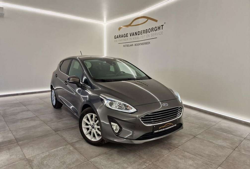 Ford TITANIUM BENZINE SLECHTS 33000 KM