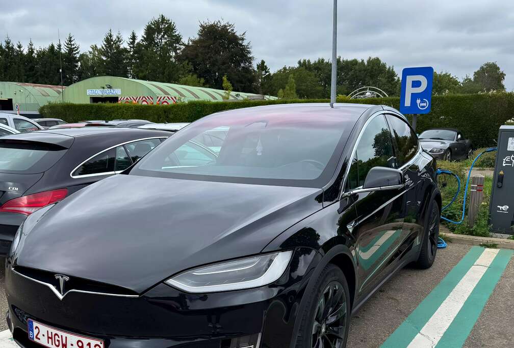 Tesla Model X 100D Allradantrieb