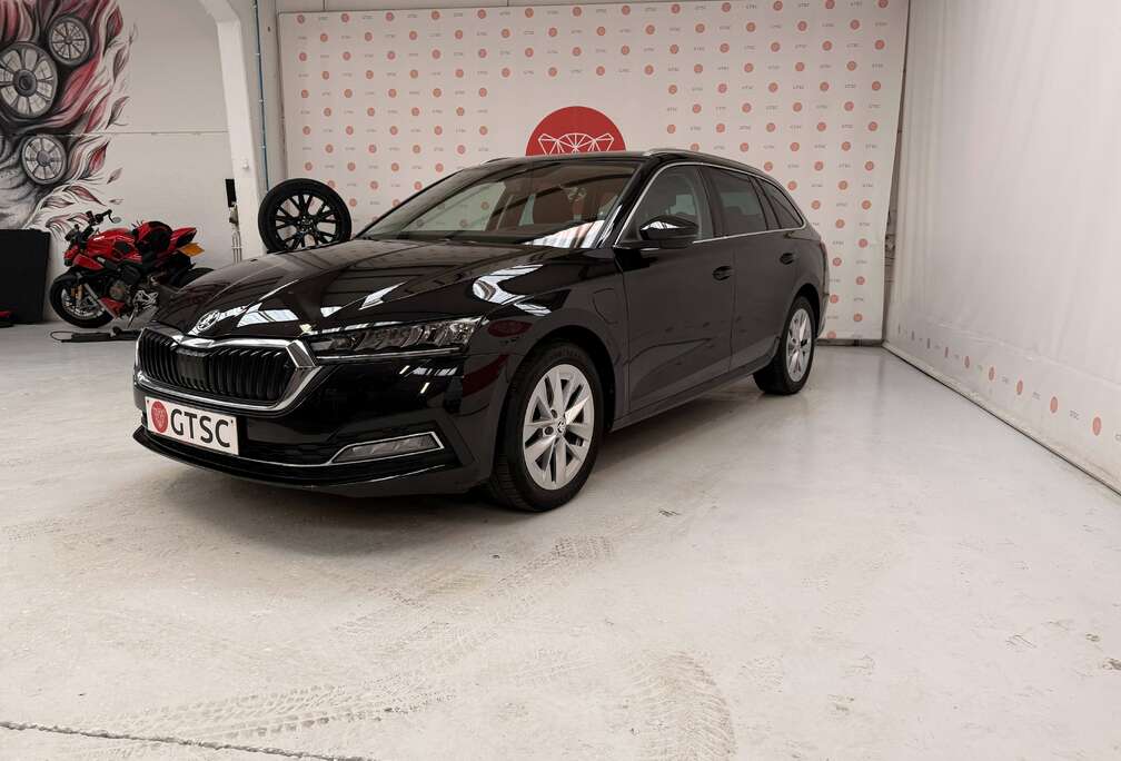 Skoda Combi 1.4 TSI PHEV DSG LUXURY 150kW ACC HEAD UP