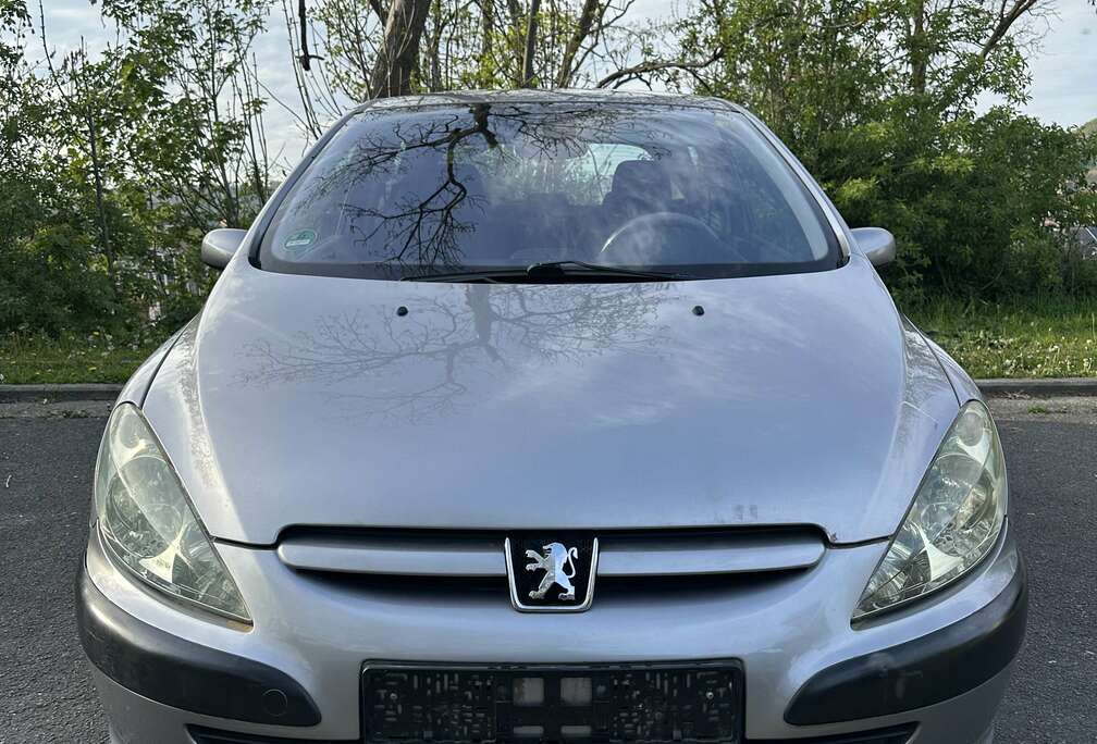Peugeot 2.0i Privilège