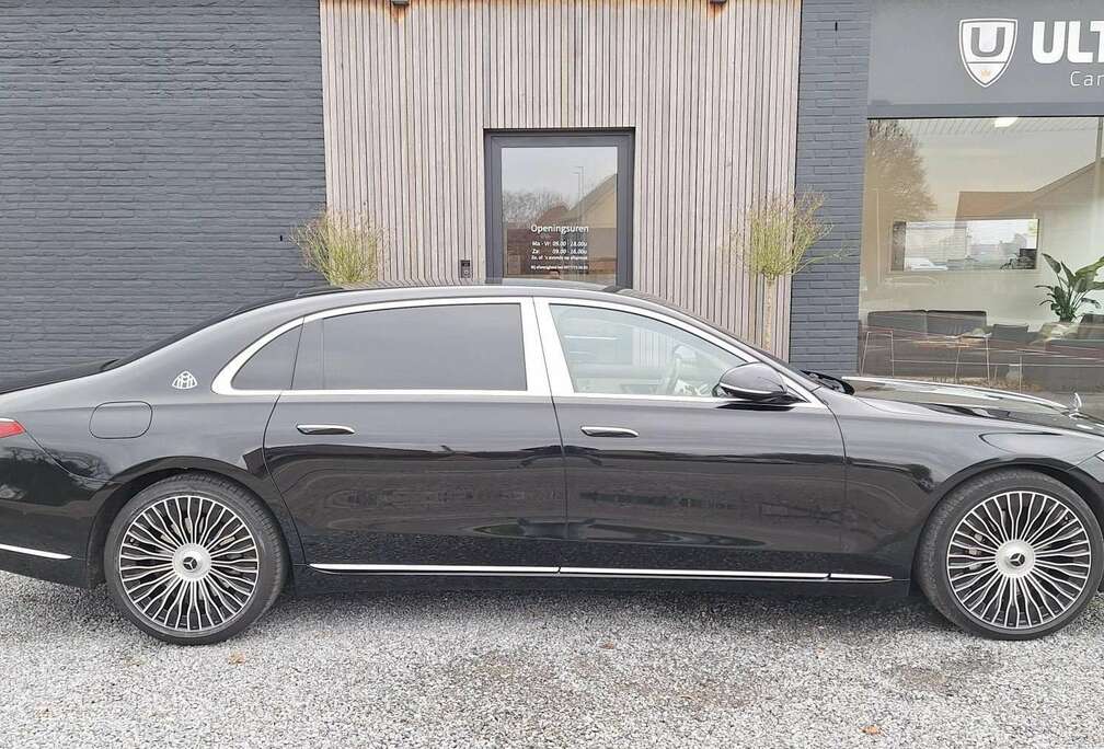 Mercedes-Benz Maybach 4Matic L CHAUFFEUR/DVD/MASSAGE