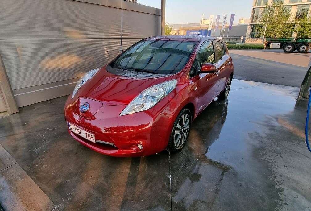 Nissan 30 kWh (mit Batterie) Tekna