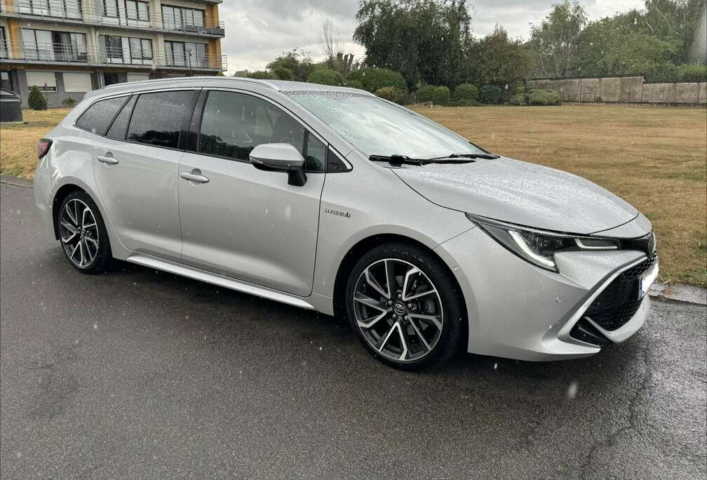 Toyota SW Hybrid 2.0 Premium Plus e-CVT