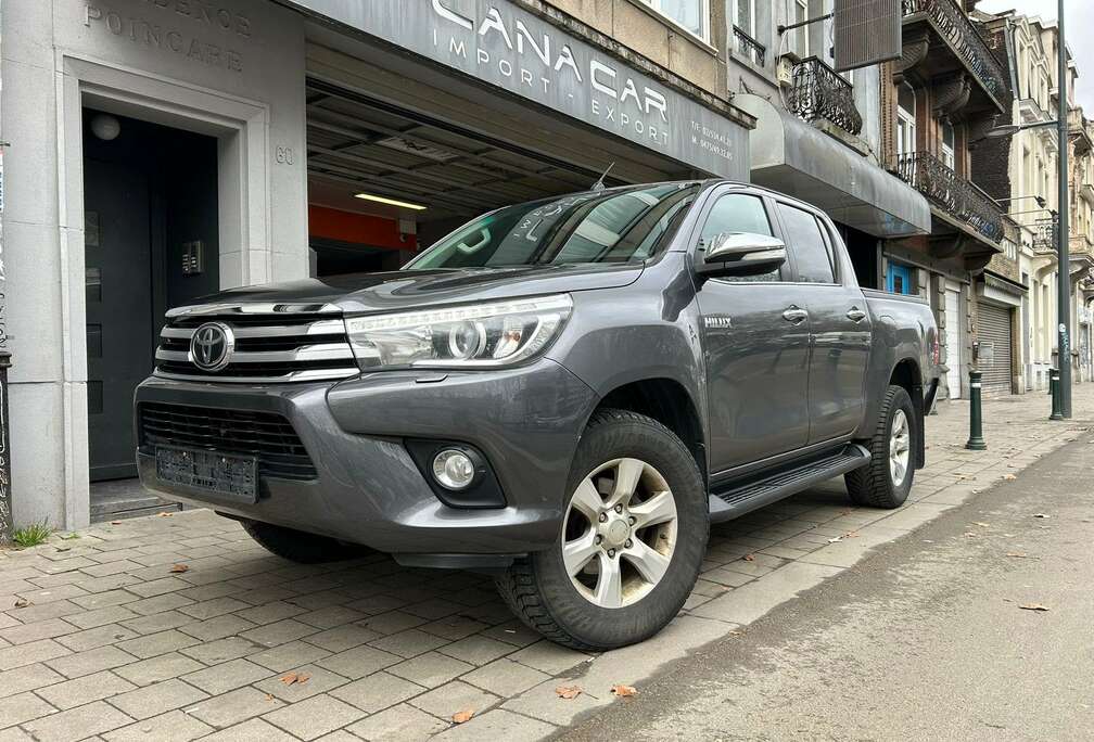 Toyota Hilux 2.4 D-4D 4WD Invincible