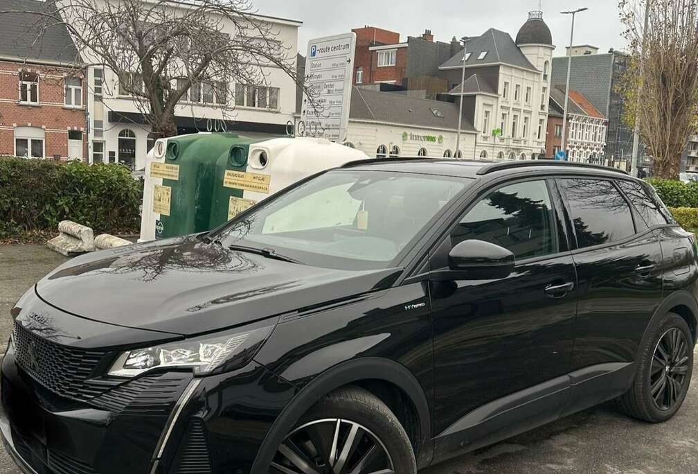 Peugeot Plug-In Hybrid4 300 e-EAT8 Allure Pack