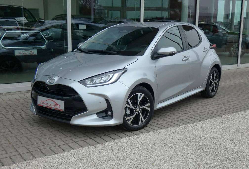 Toyota Hybrid ICONIC +Parkeersensoren V&A +GROOT SCHERM +GPS +Parkeercamera +KEYLESS ENTRY +LED Lampen