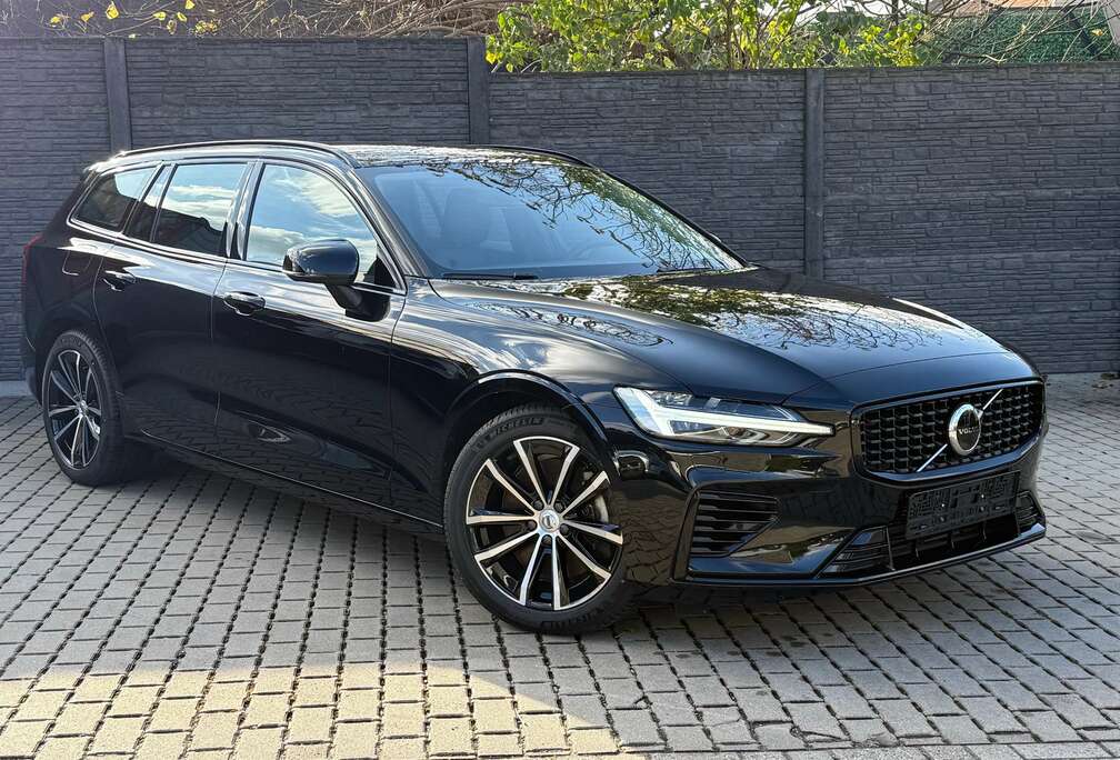 Volvo V60 T6 Plug-in Hybrid AWD Plus Dark \
