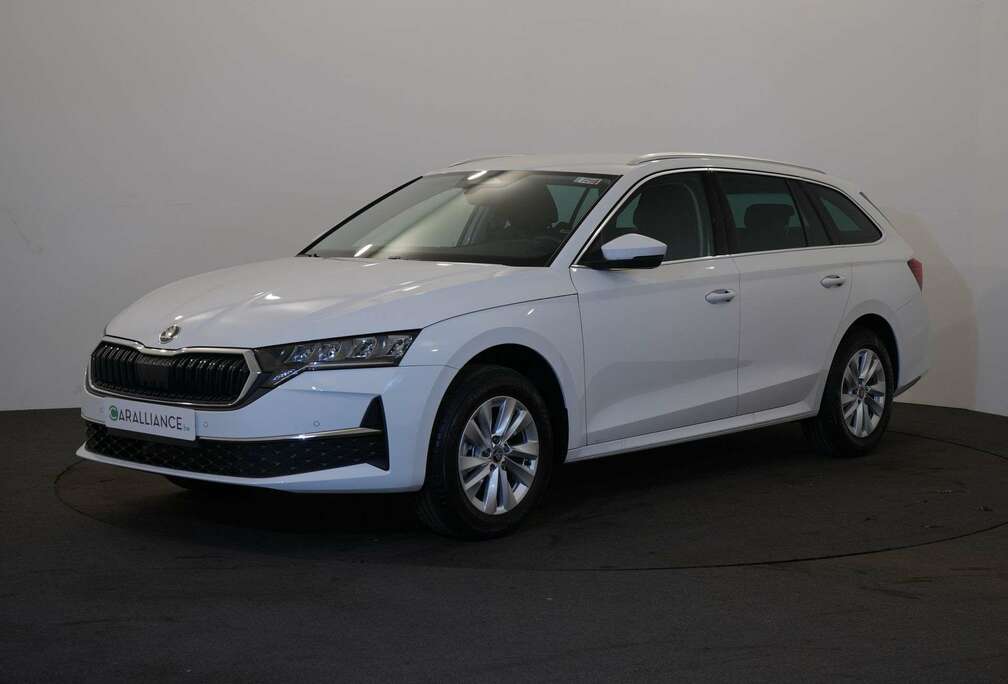 Skoda Selection 1.5 eTSI DSGLEDCarplayACCCameraAPS AV+AR