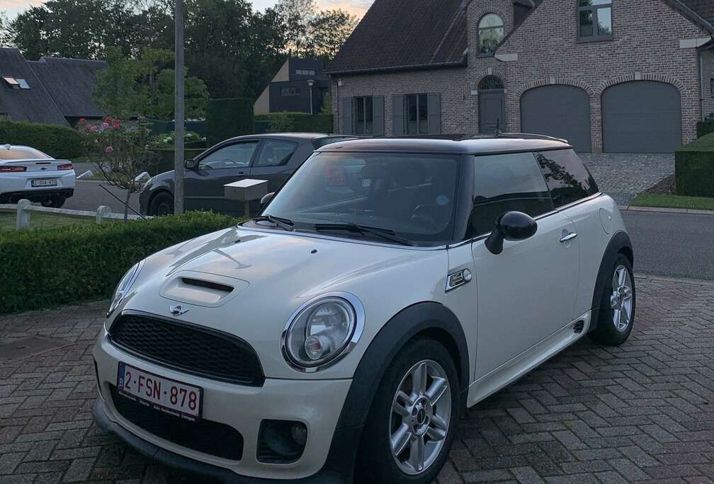 MINI MINI John Cooper Works Bodykit