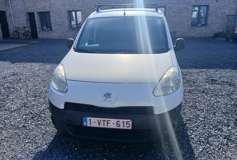 Peugeot 1.6 HDi L2H1 Confort 121