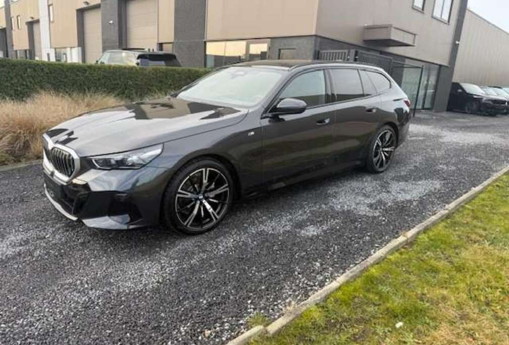 BMW Touring 520iA M Sport/ PANO/ 20 ALU/ HARMAN KARDON