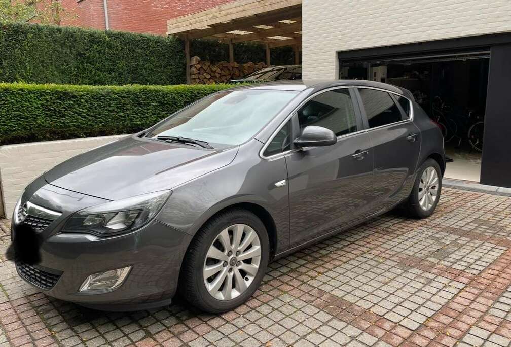 Opel Astra 1.7 CDTi ecoFLEX Cosmo Start