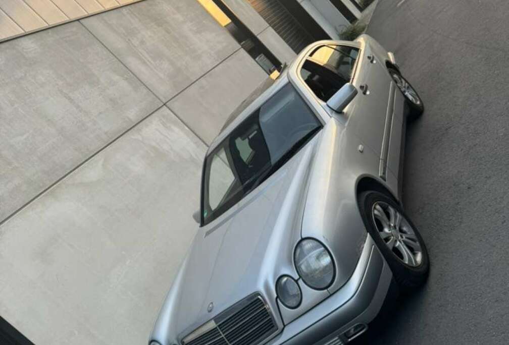 Mercedes-Benz V6