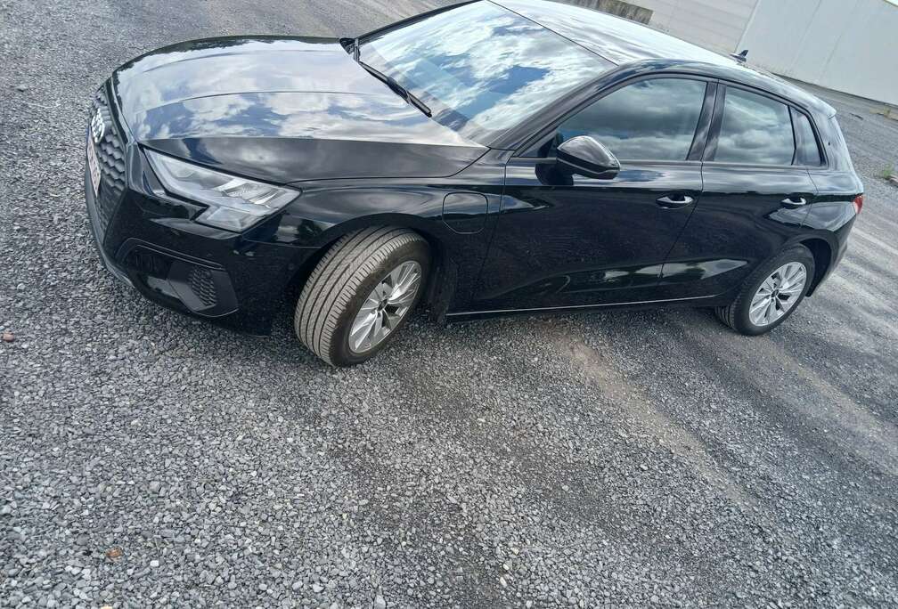 Audi 45 TFSIe Sportback S tronic line