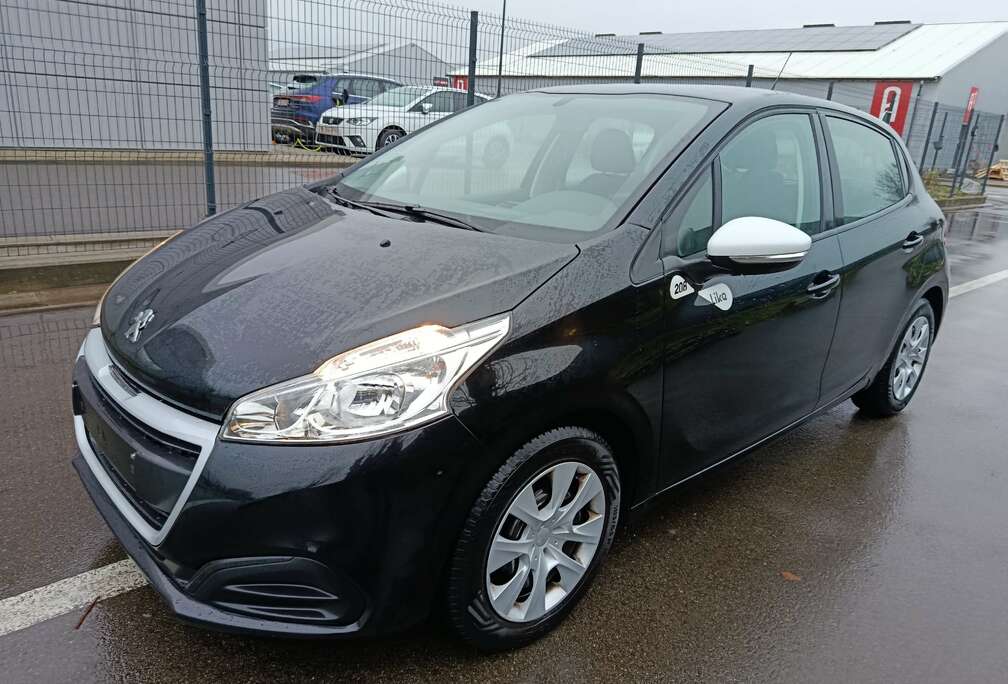 Peugeot 208 1.2i essence 5p airco eur6