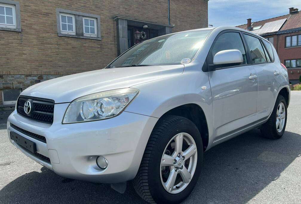 Toyota RAV4 2.0i VVT-i 16v VIP