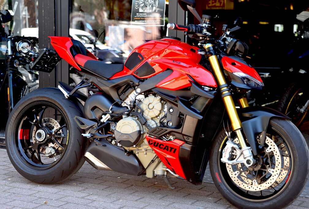 V4S ***MOTO VERTE***