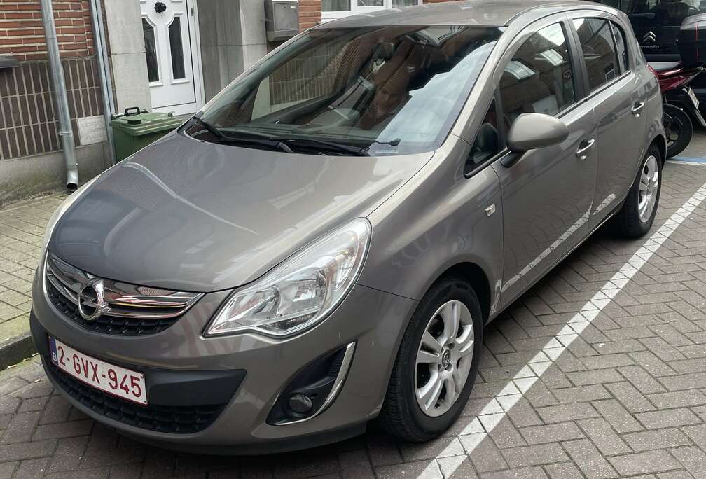 Opel 1.2i Essentia Easytronic Telefonr 0488555197