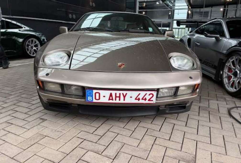 Porsche S2