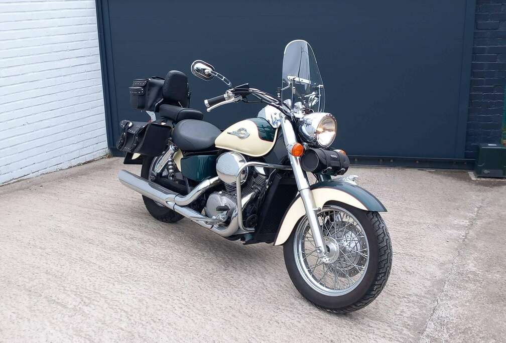 Honda VT750C2