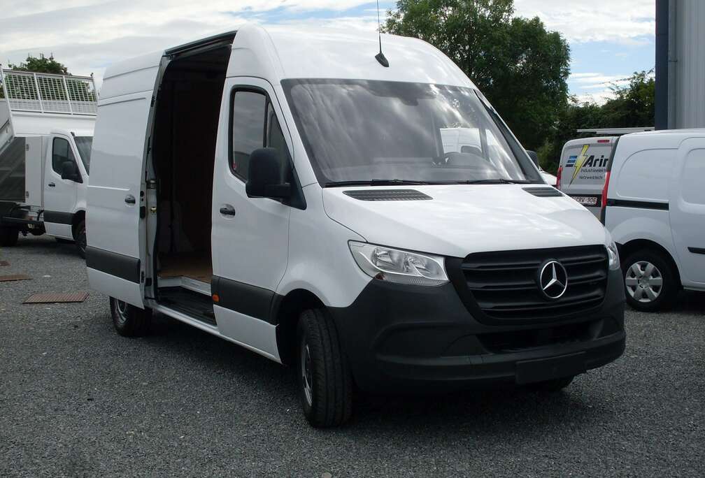 Mercedes-Benz 314 L2H2 EURO6 RWD 145 CV 23.000 € HT