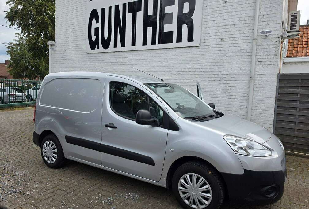 Peugeot 1.6i L1H1 Confort 120